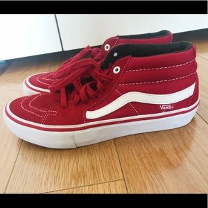 Sk8-Hi Vans